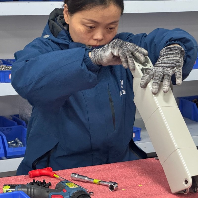 monitor arm assembly process for medical cart by Juyi Medical factory