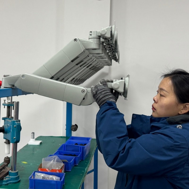 monitor arm load testing process for medical cart stability by Juyi Medical